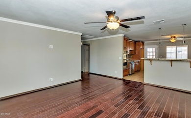 1717 W Pecan Rd-large-004-005-Main Livin