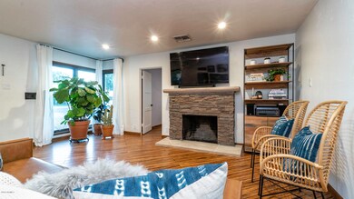 1226 E Almeria Rd-13