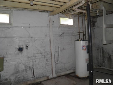 1903 Hershey Ave, Muscatine, IA 52761 - photo 4