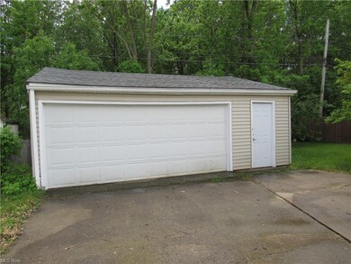 2472 Packard Dr, Lorain, OH 44055 - photo 5