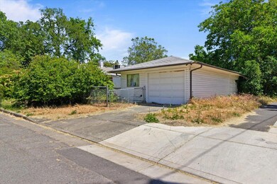 27-321 SW I St-27