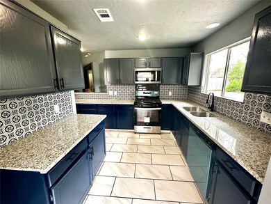 16739 Summer Dawn Ln, Houston, TX 77095 - photo 2