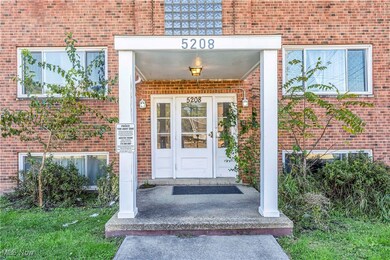 5208 Lee Rd unit 2, Maple Heights, OH 44137 - photo 3