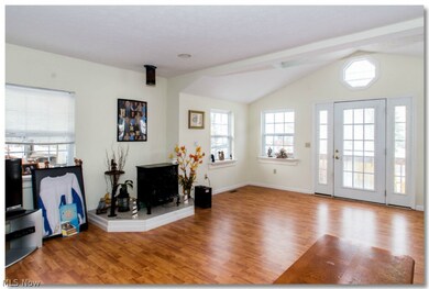 4354 E Lake Rd, Sheffield Lake, OH 44054 - photo 4