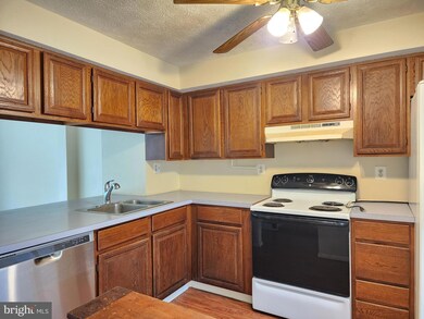 8203 Styers Ct, Laurel, MD 20723 - photo 3