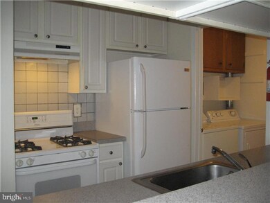 1815 Woodhollow Dr unit 1815, Marlton, NJ 08053 - photo 3