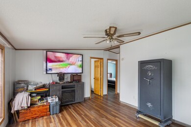 11_49_May_Ave_Millfield_OH_45761_USA-Liv