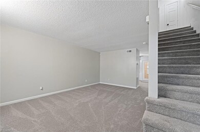 1049 Rock Knoll Ct unit 204, Winston Salem, NC 27107 - photo 3