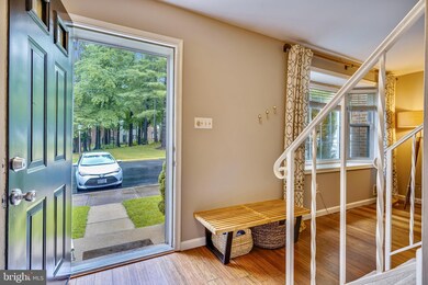 6847 Dina Leigh Ct, Springfield, VA 22153 - photo 4