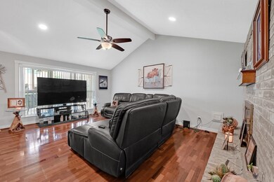 13906 Chuckwood Rd, Houston, TX 77038 - photo 5