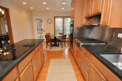 Kitchen & eating