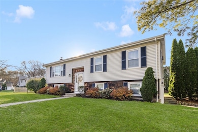 95 Amy Dr, Cranston, RI 02921 - photo 3