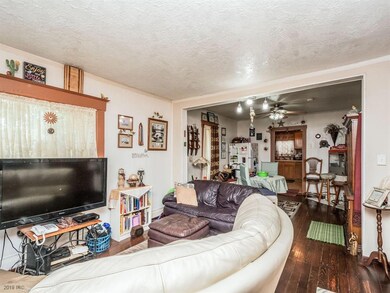 920 Hartford Ave, Des Moines, IA 50315 - photo 4