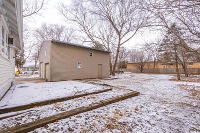 1013 W 20th St, Cedar Falls, IA 50613 - photo 6