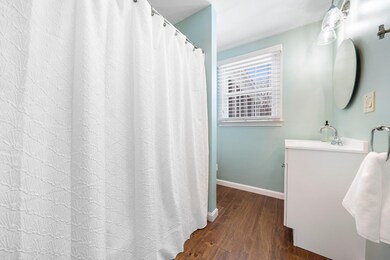 106 Scobie Pond Rd, Derry, NH 03038 - photo 5