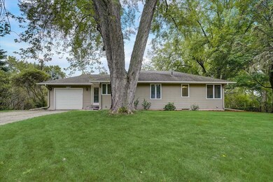 15617 Randall Ln, Minnetonka, MN 55345 - photo 2