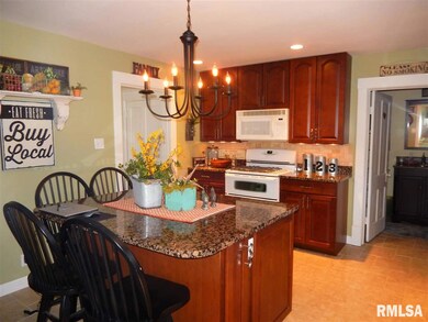 140 E Lincoln St, Good Hope, IL 61438 - photo 3