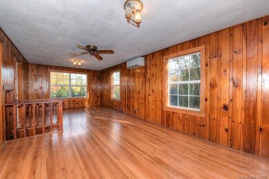 Beautiful Living/Dining