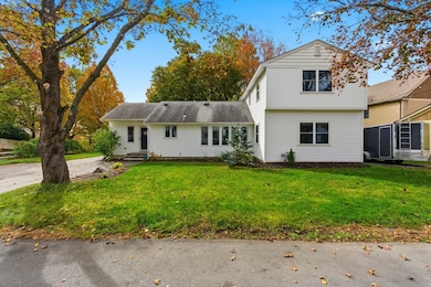 17 Alberta Ave, Newburyport, MA 01950 - photo 2