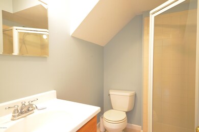 19 Le Grande Ave unit 15, Greenwich, CT 06830 - photo 4