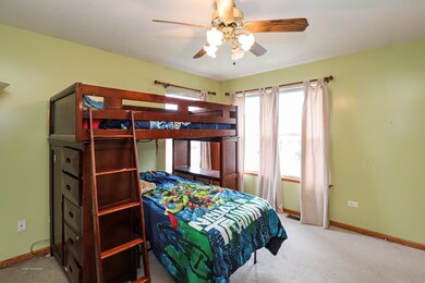 2411 Dunlay Ct unit A, Waukegan, IL 60085 - photo 4