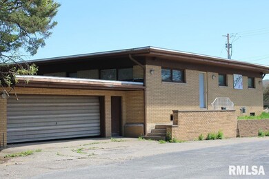 3834 N Division St, Davenport, IA 52806 - photo 4