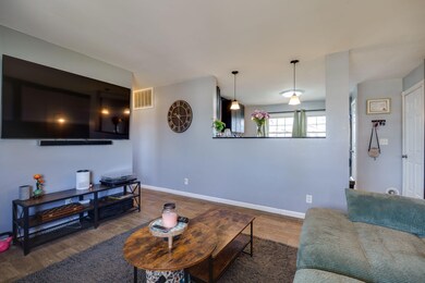 7-web-or-mls-302-flora-ave