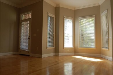 Entry/Living Room