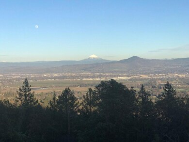 2407 Johns Peak Rd, Central Point, OR 97502 - photo 5