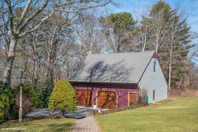 16_146CobbleStoneRoad_35_Garage_MLSuse_1