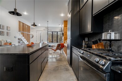 228 S College Ave, Fayetteville, AR 72701 - photo 5