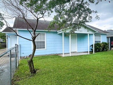 7727 Southern St, Houston, TX 77087 - photo 2