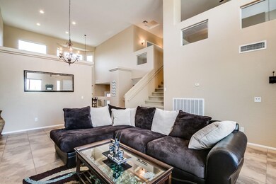 FORMAL LIVING/DINING