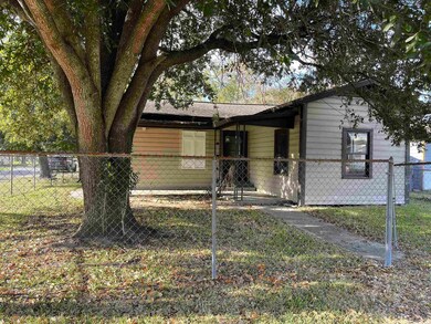 812 S Texas Ave, Orange, TX 77630 - photo 2