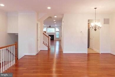 8191 Laurel Crossing Ln, Lorton, VA 22079 - photo 4