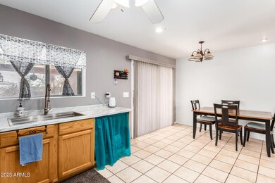 Kitchen/Dining Area