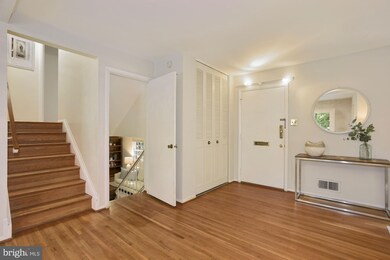 4211 Middlebrook St, Fairfax, VA 22032 - photo 4