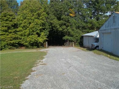 687 Dawson Miller Rd, Asheboro, NC 27205 - photo 5