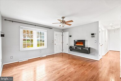 6803 Ashton Cir, Fredericksburg, VA 22407 - photo 5