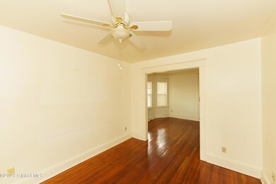 2 Livingroom 1