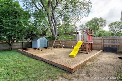 5-web-or-mls-1243-marlene-st