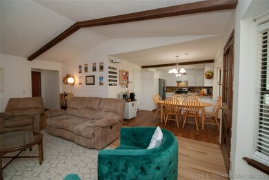 Living room w/kitchen