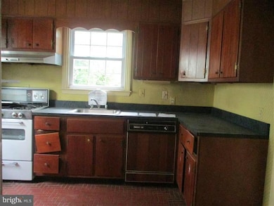 5435 Pembroke Ave, Baltimore, MD 21206 - photo 5