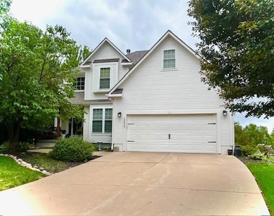 15259 S Acuff Ln, Olathe, KS 66062 - photo 2