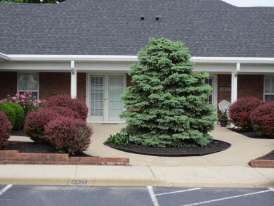 8424 Elsie Ct unit 8424, Louisville, KY 40228 - photo 2