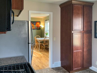812 Hamilton Ave, Lansing, MI 48910 - photo 4