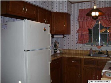 8D Pembroke Ln unit B, Whiting, NJ 08759 - photo 7