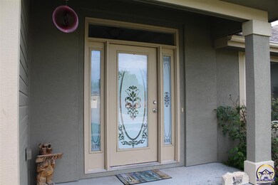 4311 SW Cambridge Ave, Topeka, KS 66610 - photo 4