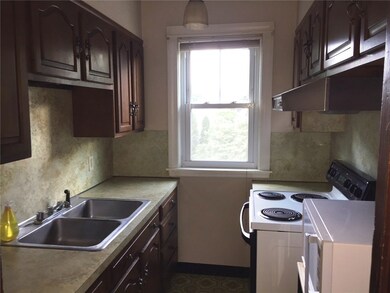 69 Burton St unit 3, Bristol, RI 02809 - photo 4