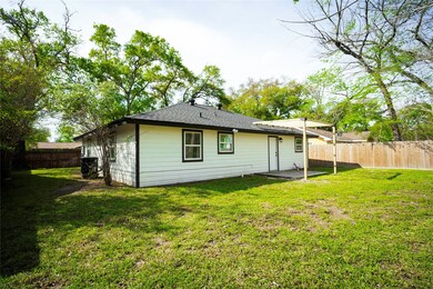 1111 Eubanks St, Houston, TX 77022 - photo 7